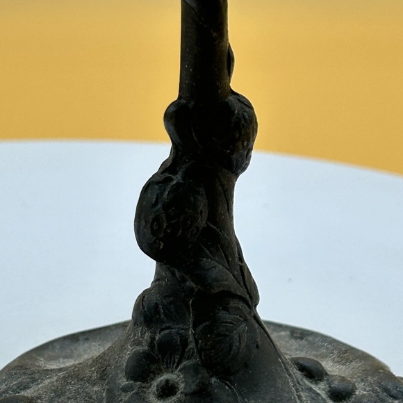 Antique metal Lilly pad compote, bronze? - Picture 4 of 4